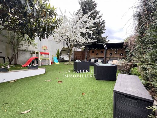 Luxury home in Suresnes, Hauts-de-Seine