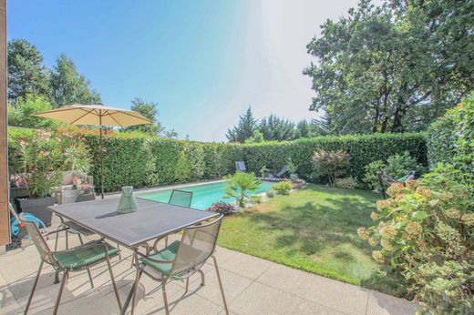 Luksusowy dom w Prévessin-Moëns, Ain