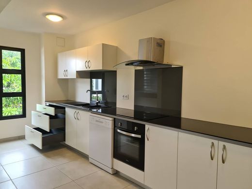 Apartment / Etagenwohnung in Punaauia, Îles du Vent