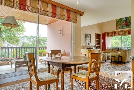 Apartment / Etagenwohnung in Louveciennes, Yvelines