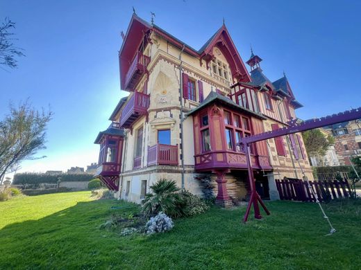 Apartment / Etagenwohnung in Lion-sur-Mer, Calvados