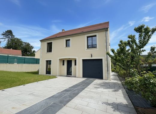 Luxury home in Montlignon, Val d'Oise