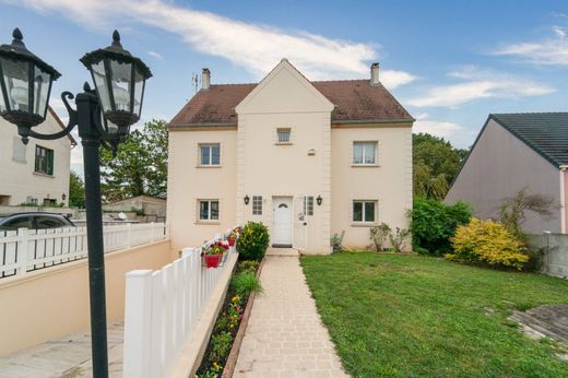 Luxe woning in Claye-Souilly, Seine-et-Marne