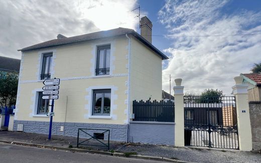 Casa di lusso a Luc-sur-Mer, Calvados