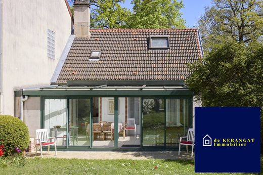 Luksusowy dom w Le Plessis-Robinson, Hauts-de-Seine