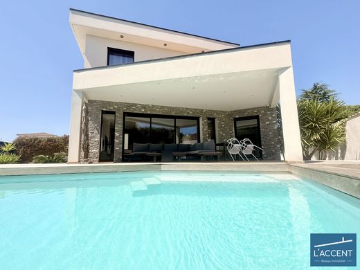 Luxus-Haus in Saint-Just, Hérault