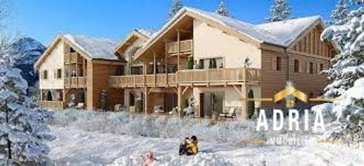 Apartment / Etagenwohnung in Saint-Chaffrey, Hautes-Alpes