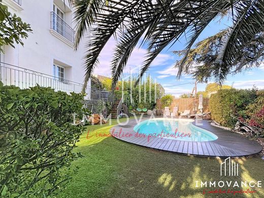 豪宅  Fabrègues, Hérault