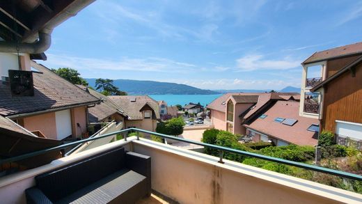 Apartment in Veyrier-du-Lac, Haute-Savoie