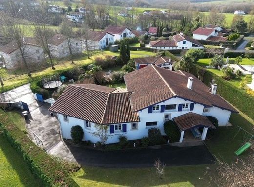 Элитный дом, Arbonne, Pyrénées-Atlantiques