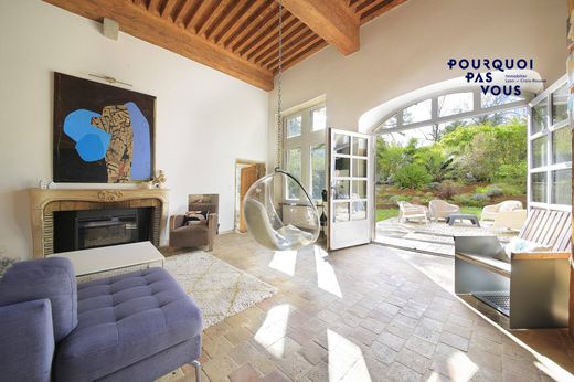 Castle in Saint-Genis-Laval, Rhône