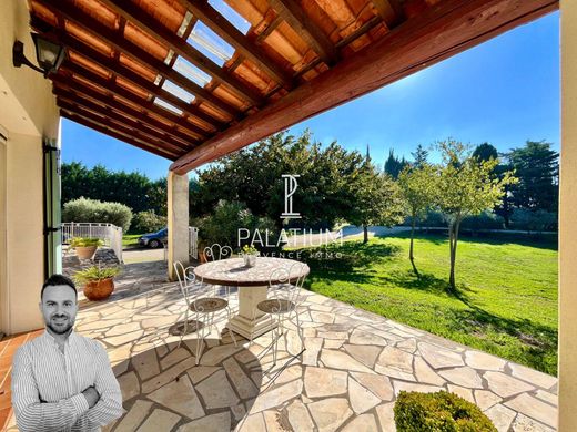 Luxury home in Eyguières, Bouches-du-Rhône