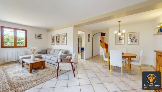 Luxury home in Vaugneray, Rhône