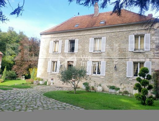 Luxury home in Sainte-Geneviève, Oise
