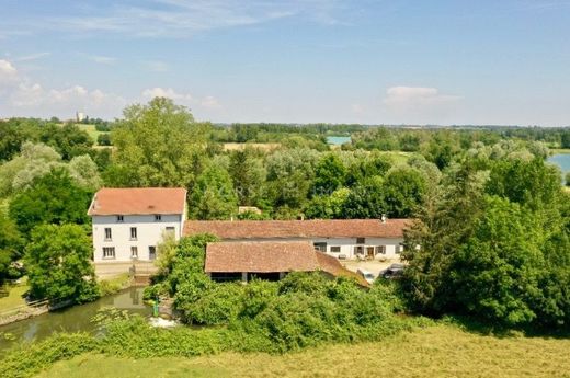 Maison de luxe à Montrevel-en-Bresse, Ain