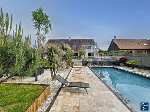 Luxury home in Saint-Saturnin, Sarthe