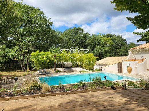 منزل ﻓﻲ Vailhauquès, Hérault