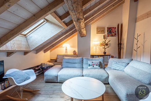 Apartment / Etagenwohnung in Annecy, Haute-Savoie