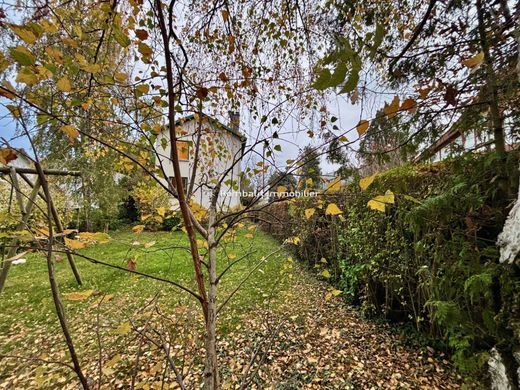 Πολυτελή κατοικία σε La Celle-Saint-Cloud, Yvelines