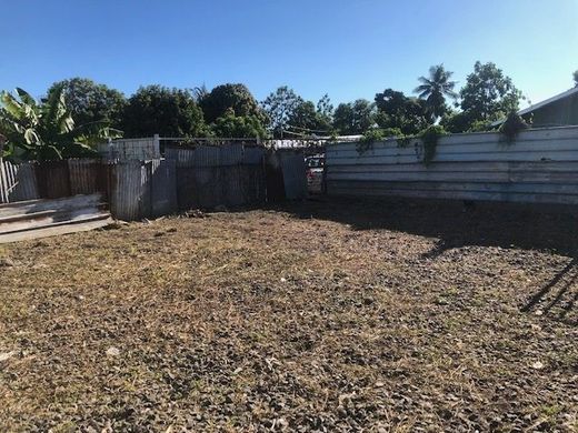 Land in Papeete, Îles du Vent