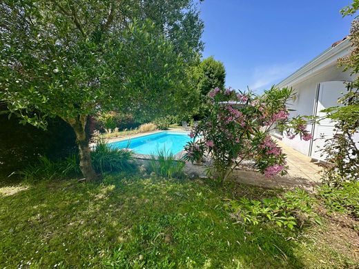 Luxury home in Saint-Vincent-de-Paul, Landes