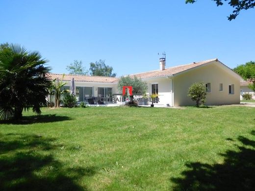 Luxury home in Saint-André-de-Cubzac, Gironde