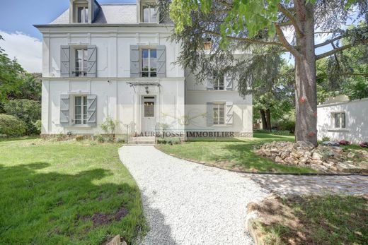 Luxury home in Le Vésinet, Yvelines