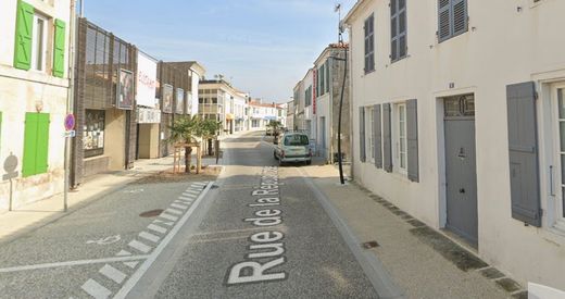 Office in Saint-Pierre-d'Oléron, Charente-Maritime