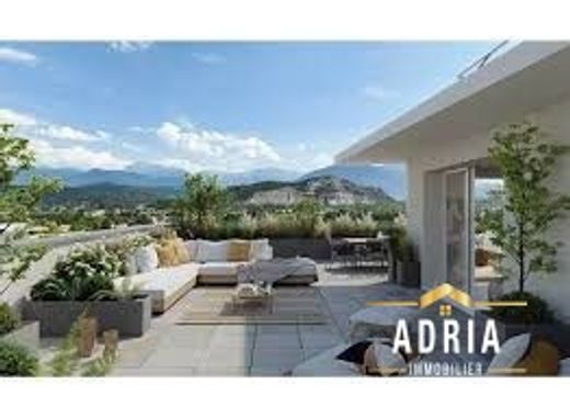 Apartment / Etagenwohnung in Claix, Isère