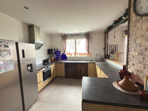 Πολυτελή κατοικία σε Houilles, Yvelines