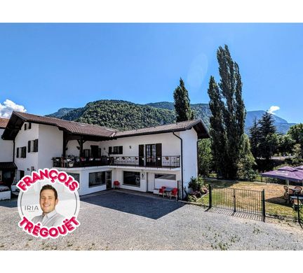 Luxury home in Cluses, Haute-Savoie