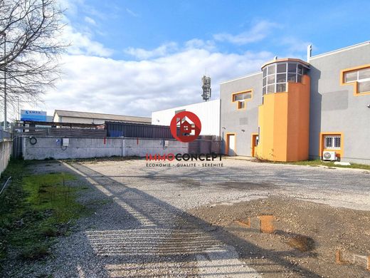 Biuro w Laudun-l'Ardoise, Gard