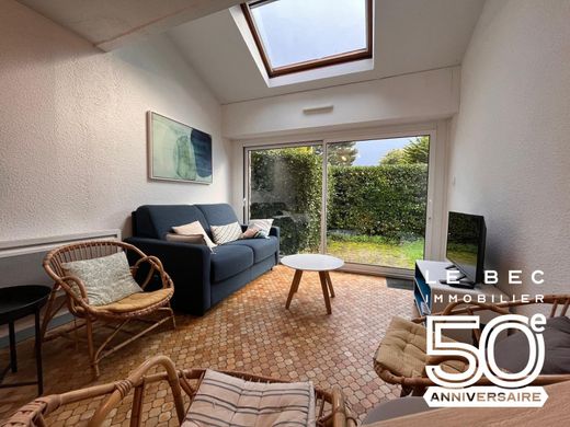 Daire Carnac, Morbihan