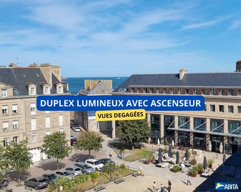 Apartment / Etagenwohnung in Saint-Malo, Ille-et-Vilaine