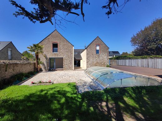 Luxury home in Saint-Briac-sur-Mer, Ille-et-Vilaine