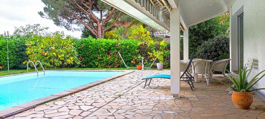 Luxury home in Mérignac, Gironde