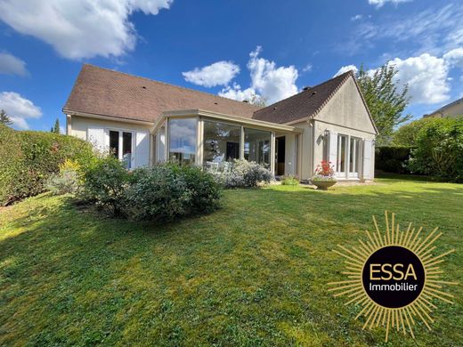Luxury home in Chavenay, Yvelines