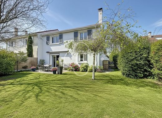 Maison de luxe à Mareil-sur-Mauldre, Yvelines