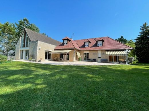 Luxus-Haus in Saint-Fuscien, Somme