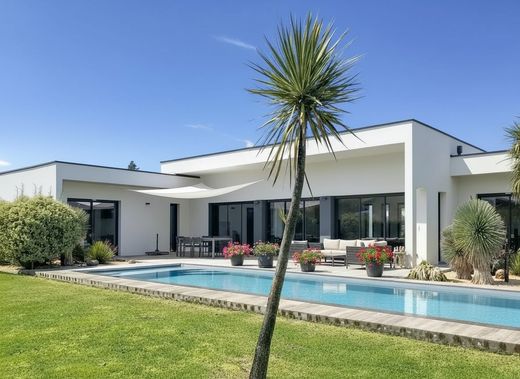 Casa di lusso a Saint-Sulpice-la-Pointe, Tarn