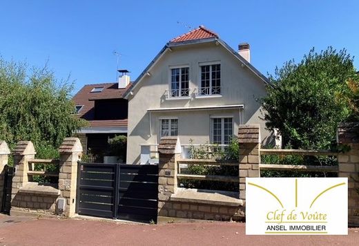 Luxury home in La Celle-Saint-Cloud, Yvelines
