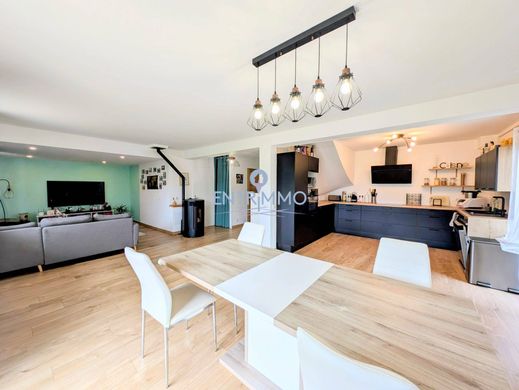Luxury home in La Biolle, Savoy