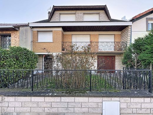 Luxury home in Chevilly-Larue, Val-de-Marne