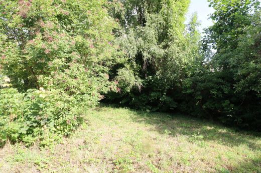 Land in Louveciennes, Yvelines