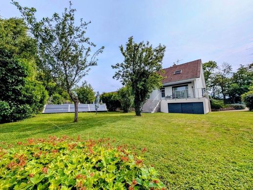 منزل ﻓﻲ Savigny-le-Sec, Cote d'Or