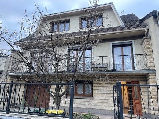 Casa de lujo en Le Blanc-Mesnil, Sena Saint Denis