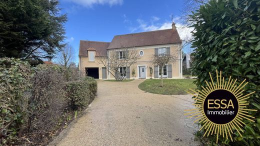 Luxury home in Saint-Nom-la-Bretêche, Yvelines