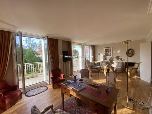 Appartamento a La Celle-Saint-Cloud, Yvelines