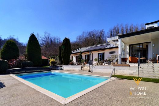 Luxe woning in Montluel, Ain