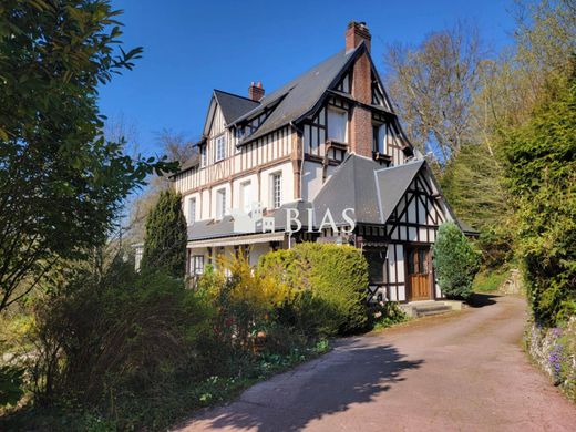 Castle in Saint-Pierre-de-Varengeville, Seine-Maritime